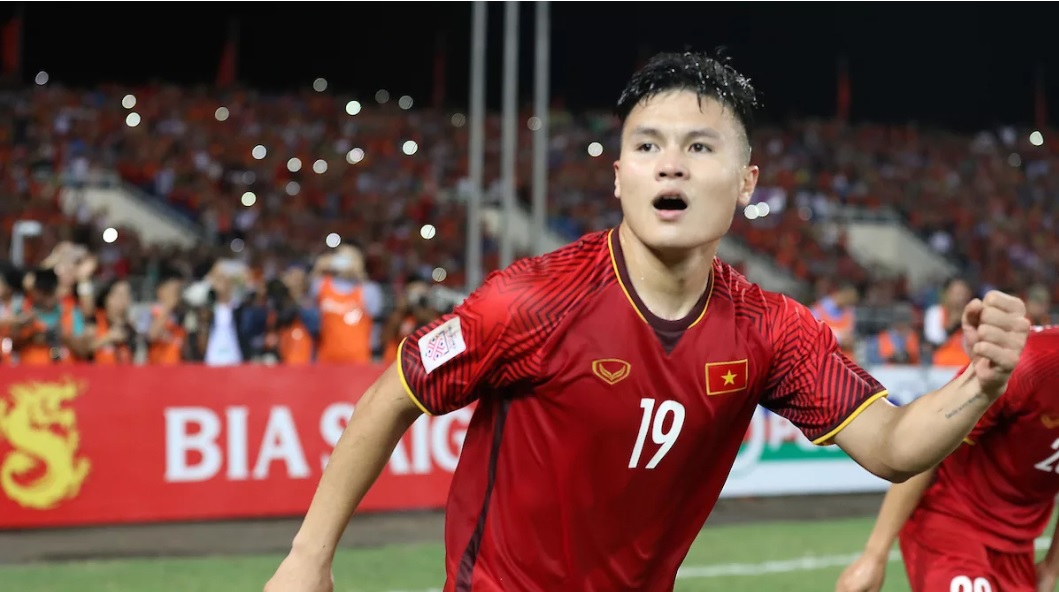 Với tài năng và trái tim của mình, Nguyễn Quang Hải đã trở thành một trong những cầu thủ trẻ nổi bật nhất ở Việt Nam. Để khám phá thêm về những pha bóng và kỹ năng của anh, hãy bấm vào hình ảnh liên quan.