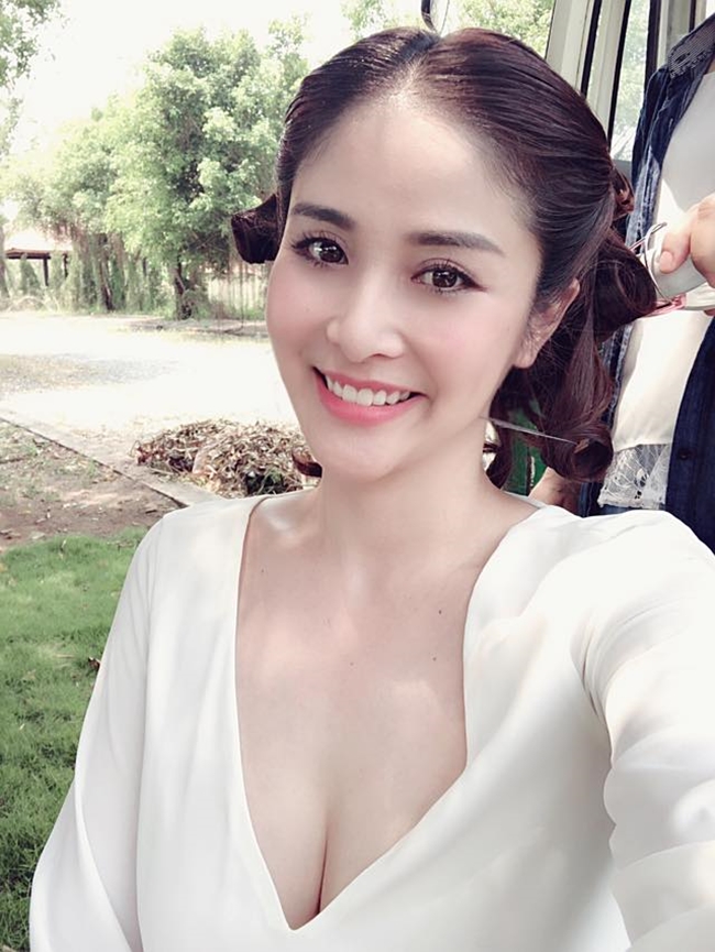 vo cu nong bong cua cau thu phan thanh binh sau ly hon gio ra sao? hinh anh 12