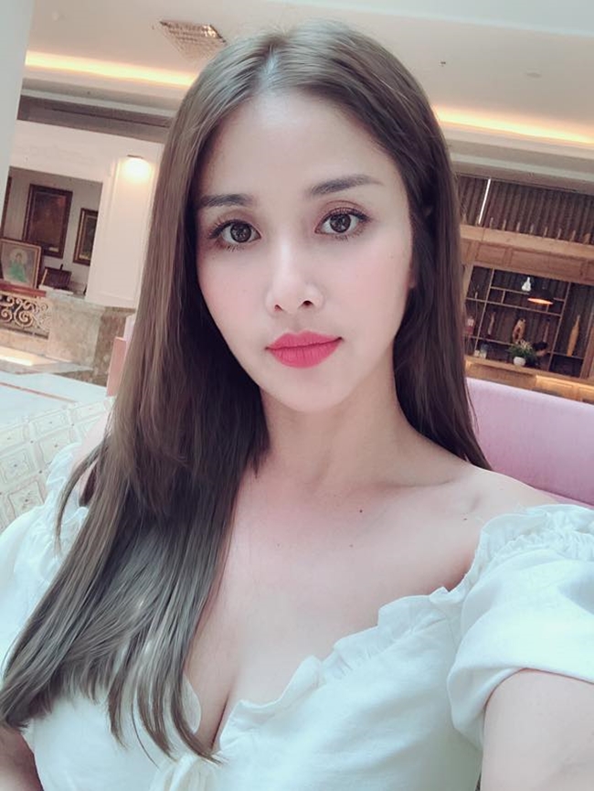 vo cu nong bong cua cau thu phan thanh binh sau ly hon gio ra sao? hinh anh 3