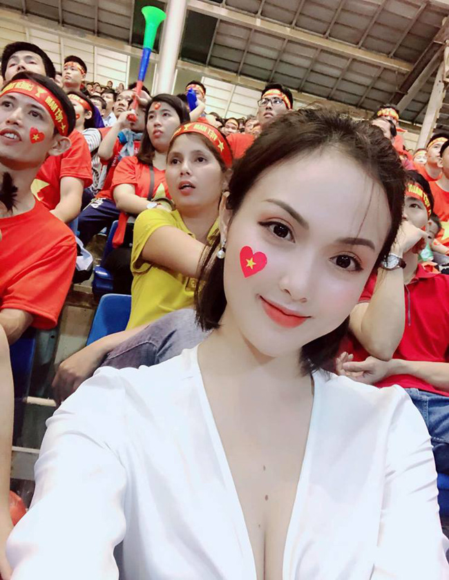 4 nu fan girl goi cam noi nhu con suot mua bong da 2018 hinh anh 6