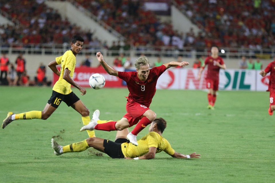 [truc tiep] dt viet nam vs dt malaysia (1-0): quang hai ghi ban hinh anh 22