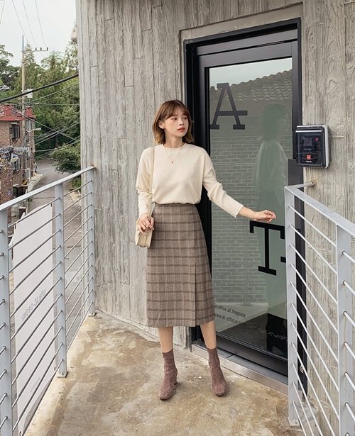 11 mẫu chân váy kẻ caro xòe dáng dài Hàn Quốc đẹp dễ phối  Phong cách