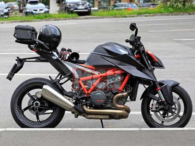 ”Yêu quái” 1290 Super Duke R 2020 lộ diện: ”Quỷ đỏ” Ducati Streetfighter V4 có sợ hãi?
