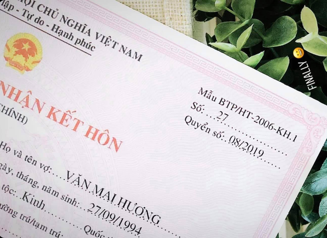 Văn Mai Hương Đăng Ký Kết Hôn Với Bạn Trai Bí Ẩn