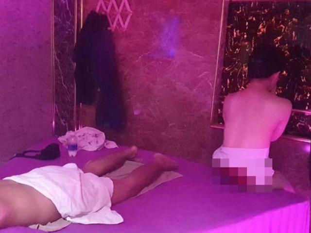 5 nữ tiếp viên ”trườn sữa”, tắm chung với quý ông trong quán massage trụy lạc