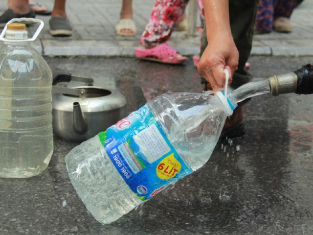 Nóng tuần qua: Động thái mới của TP Hà Nội có khiến người dân yên tâm dùng nước sạch?