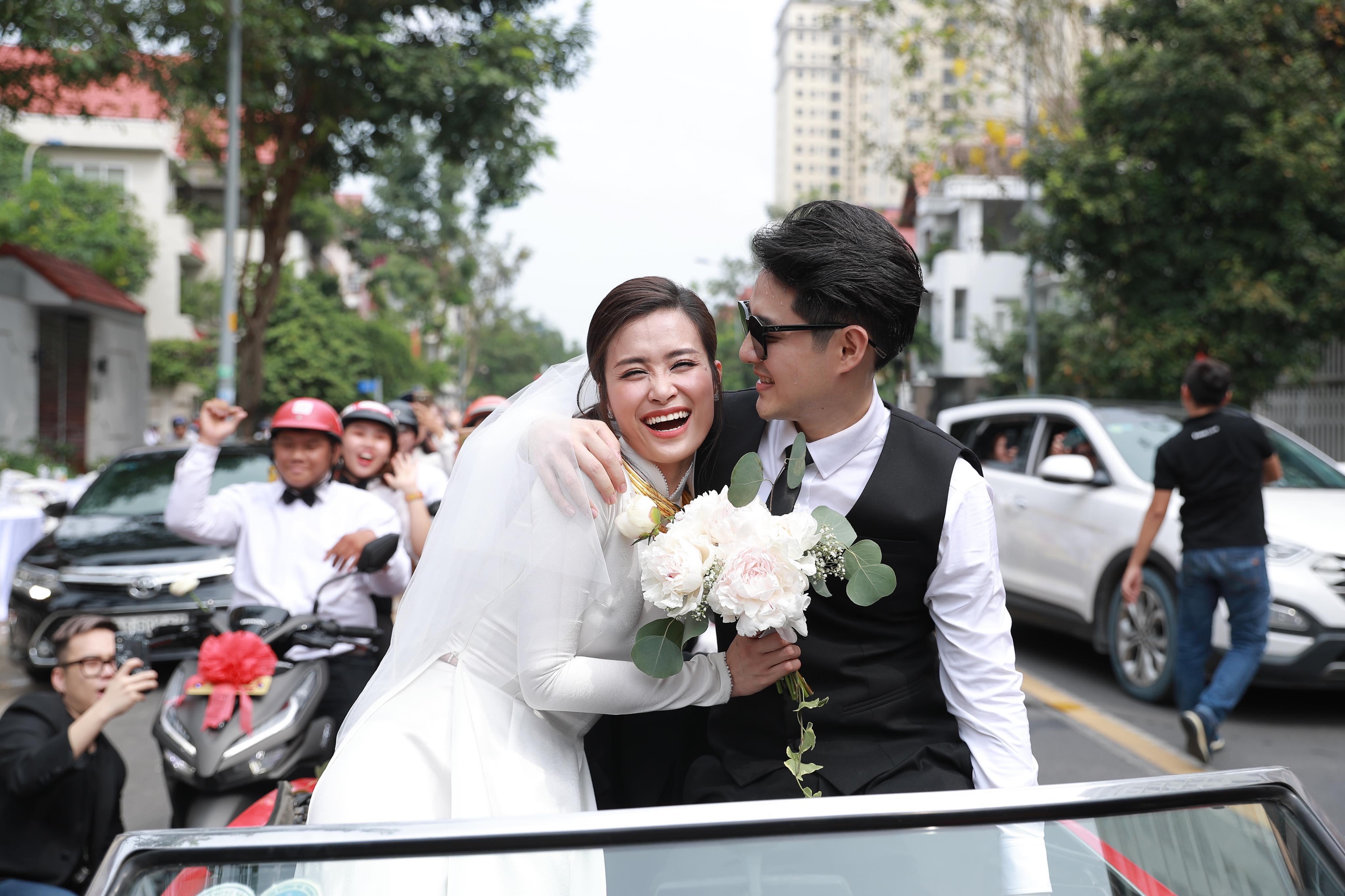 Hé lộ 2 váy cưới chính thức của Đông Nhi trong ngày cưới Ông Cao Thắng   Thế giới Showbiz