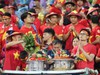SVĐ Mỹ Đình rực sắc đỏ, các CĐV lập cả ban thờ "lấy vía" may mắn cho U23 Việt Nam