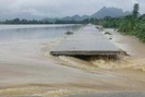 Mưa lũ lịch sử: Hà Nội vỡ đê sông Bùi 2 nhấn chìm hàng trăm nhà dân