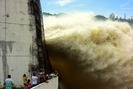 Tin nóng: Thủy điện Hòa Bình mở cửa xả lũ lịch sử, miền Bắc nguy cơ ngập úng