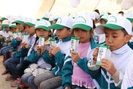 130.000 học sinh trẻ học sinh mầm non Hà Nam được uống sữa học đường của Vinamilk.