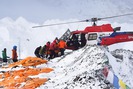 Những thi thể lộ ra khi lớp băng tan trên đỉnh Everest