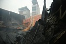 Cháy dữ dội trong đêm tại khu nhà xưởng ở Hà Nội, ít nhất 8 người chết và mất tích