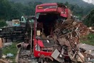"Lý lịch" lạ của chiếc xe tải trong vụ đâm xe khách kinh hoàng ở Hòa Bình