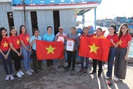 Agribank đồng hành với chương trình “Một triệu lá cờ Tổ quốc cùng ngư dân bám biển”