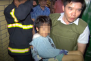 Bắc Ninh: Giải cứu thành công bé gái bị bố đẻ bạo hành