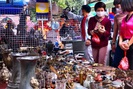 Phiên chợ cực "độc": Chỉ họp duy nhất 1 lần trong năm ở giữa lòng Thủ đô Hà Nội