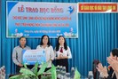 Agribank Chi nhánh Long An trao tặng 80 suất học bổng trị giá 300 triệu đồng cho Hội Khuyến học tỉnh Long An