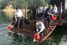 Hơn 120.000 cá giống thả xuống lòng hồ thủy điện Sơn La - Hòa Bình