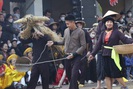 Kì lạ lễ hội người đóng giả trâu bò ở Vĩnh Phúc, rước trâu bò bằng rơm rạ