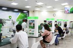 Vietcombank: Lợi nhuận tăng mạnh, nợ xấu gần đủ mua OCB