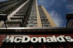 McDonald bị phạt 26 triệu USD vì ăn chặn tiền của 38.000 nhân viên