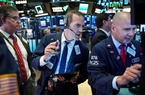 Dow Jones phục hồi ngoạn mục từ mức giảm gần 600 điểm