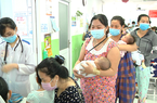 TP.HCM: 400 trẻ nằm chen nhau trên 140 giường vì bệnh đường hô hấp