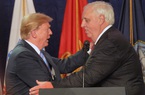 Thống đốc Tây Virginia từ chối công nhận Biden, Trump hết lời tán dương