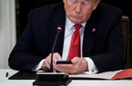 Tiết lộ: Tổng thống Mỹ Donald Trump dùng điện thoại "cục gạch", không thể quay chụp, nhắn tin