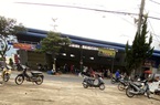 Ngang nhiên xây dựng “chợ” lấn hành lang ATGT, hành lang suối ở huyện nông thôn mới