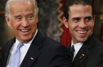 Biden ra sức bảo vệ con trai Hunter giữa "sóng gió"