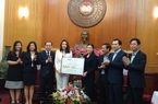 Tập đoàn TH trao tặng 1 triệu ly sữa cho lực lượng phòng chống dịch Covid-19