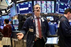 Dow Jones và S&P 500 giảm hơn 11%, chứng khoán Mỹ lại ngừng giao dịch