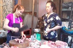 Giá thịt lợn quá cao, tiểu thương vừa bán vừa “giải thích”