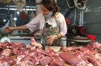 Giá thịt lợn cao chót vót, dân bớt khẩu phần, chợ ế chưa từng có