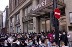 Bị Mỹ gây áp lực, Huawei khai trương cửa hàng lớn nhất thế giới đối diện store của Apple