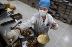 Từ bài thuốc cổ 1.800 năm, công ty Trung Quốc sản xuất thuốc điều trị Covid-19 kiếm bộn tiền