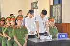 Giấu hàng trăm bánh heroin dưới gầm ghế xe con hạng sang để tuồn vào Việt Nam