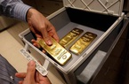 Nhà giàu Hong Kong tăng tốc chuyển vàng ra nước ngoài 