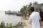 Vĩnh Long: Cây bần ngã đè chiếc phà đang chở 40 khách, nhiều người rơi xuống sông Hậu