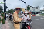 Video: Nới lỏng giãn cách, lực lượng công an Đồng Nai vẫn tăng cường kiểm tra đột xuất người ra đường