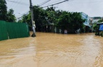 Bình Định: Đường 'hóa' sông, khu phố Ghềnh Ráng bị ngập nặng