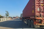 Hàng nghìn xe container ùn ứ tại Móng Cái: Chưa có biện pháp tháo gỡ triệt để