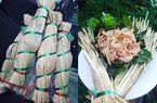 Đặc sản miền Trung đã tên gọi lạ thì chớ lại thêm "ngoại hình" gói trong rơm khô, trông lại càng lạ hơn