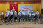 Hội Nông dân Đà Nẵng tiếp sức đến trường cho các em học sinh nghèo hiếu học