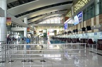 Ảnh: Sân bay Nội Bài vắng hiu hắt sau yêu cầu dừng nhập cảnh hành khách để phòng, chống dịch Covid-19