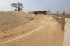 Huế: Xử lý hai bãi tập kết cát sạn không phép sau phản ánh của Dân Việt 