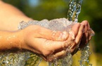 Khẩn trương xem xét giảm giá nước sạch sinh hoạt cho dân