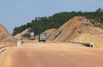 Cao tốc Cam Lộ- La Sơn qua TT-Huế chậm tiến độ vì thiếu gần 1 triệu m3 đất san lấp 